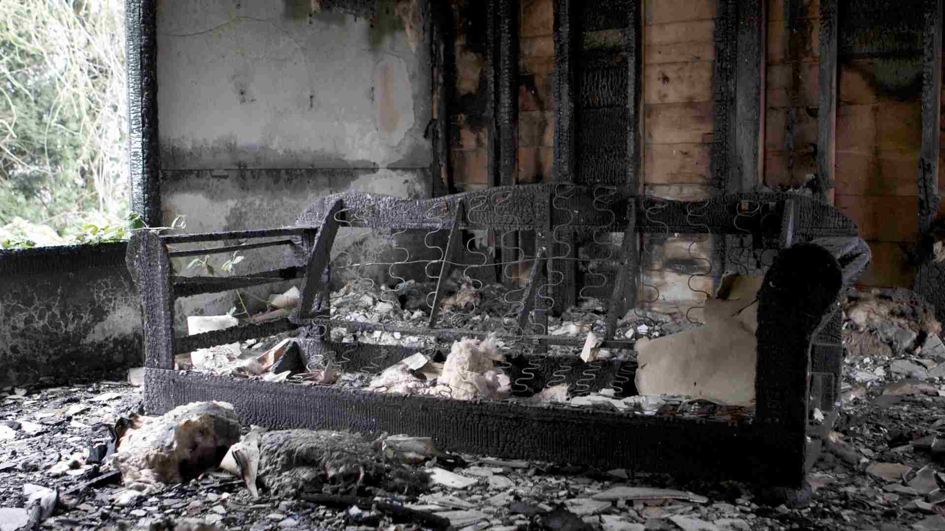 Casa inabitável após desastre